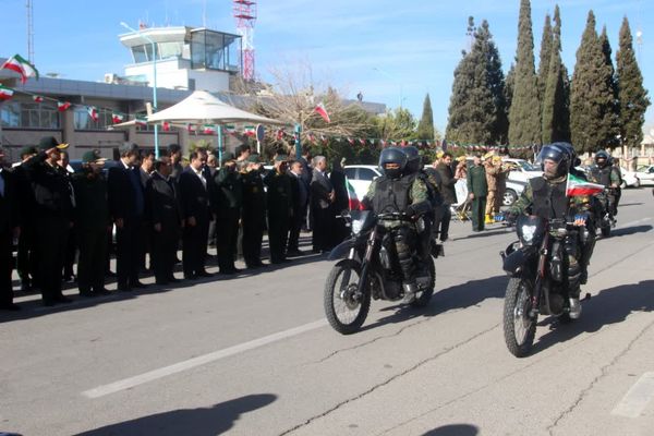 مراسم نمادین ورود امام خمینی(ره) در فرودگاه شهید صدوقی یزد