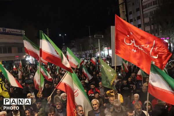 برپایی نماز استغاثه روبه‌روی مسجد جامع محمدشهر کرج