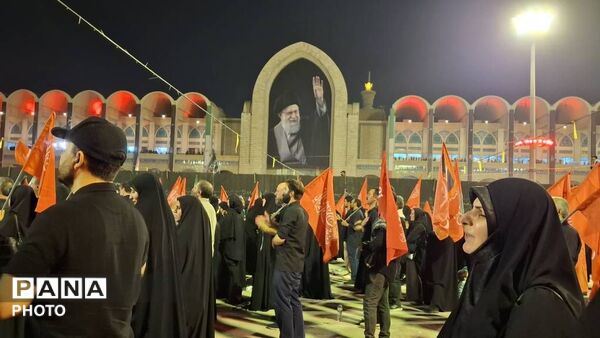 رسم وداع  با پیکر مطهر امام قائد