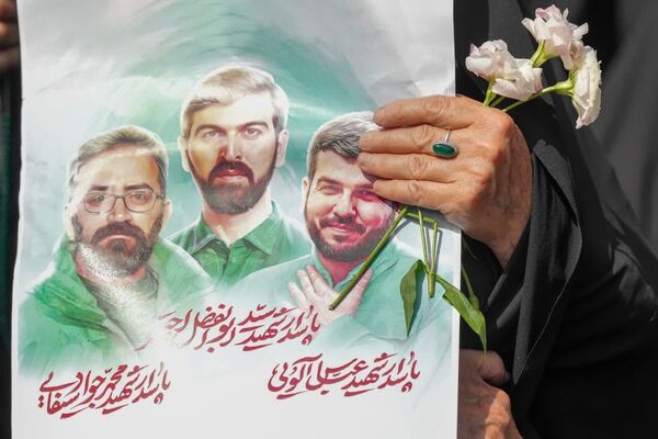 تشییع با شکوه شهدای مقاومت در دارالمؤمنین کاشان