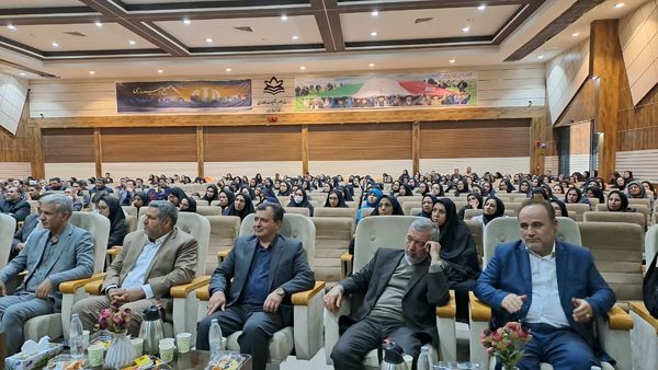 آشنایی معلمان تربت‌حیدریه با مبانی هوش مصنوعی