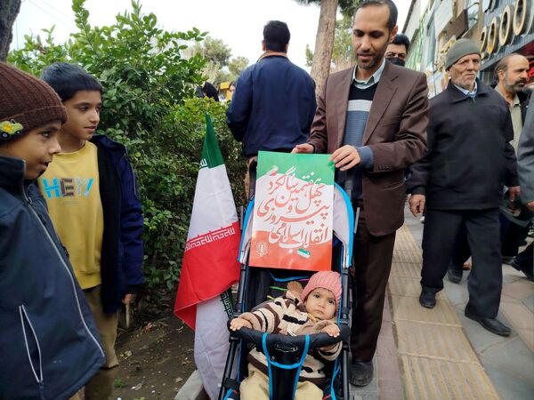 راهپیمایی 22 بهمن با حضور گسترده ای از مردم در شهرستان نیشابور