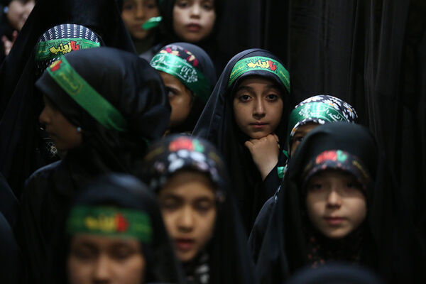 عزاداری کودکان هیات «زیر گنبد طلا» برای دختر سه ساله امام حسین(ع)
