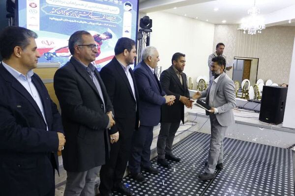 تقدیر از برگزارکنندگان مسابقات قهرمانی کشتی آزاد کارگران کشور در فیروزکوه