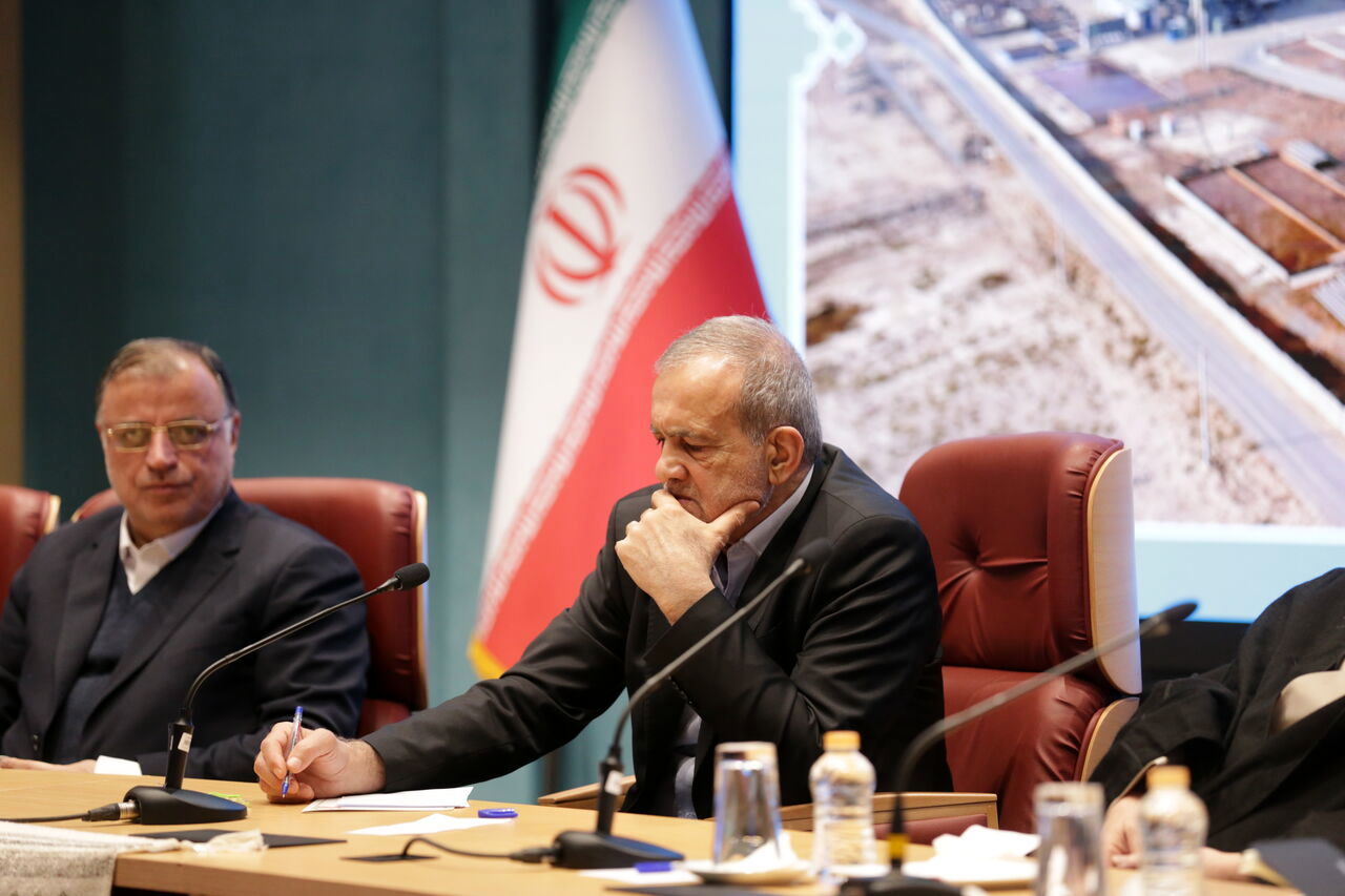 پزشکیان: نارضایتی از سیستم اداری کشور بالاست