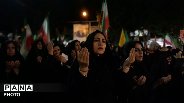 حضور پرصلابت مردم کوهدشت در اجتماع شبانه