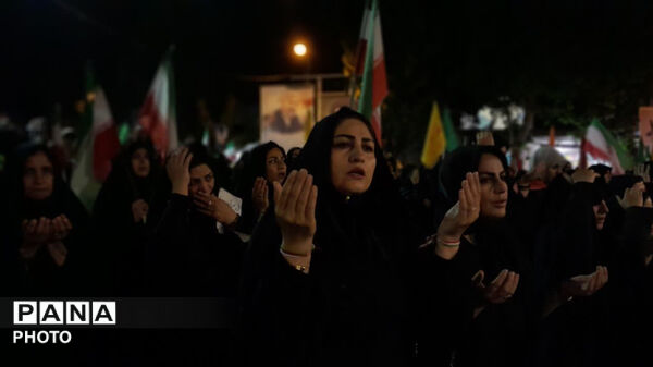 حضور پرصلابت مردم کوهدشت در اجتماع شبانه