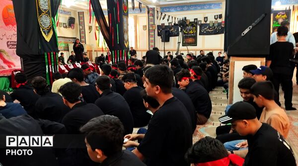 حضور پرشور دانش‌آموزان در چهاردهمین «احلی من‌العسل» بندرعباس