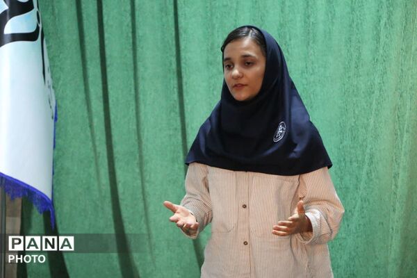 دورهمی شاعران دانش‌آموزی و اساتید شعر در کانون خزعلی