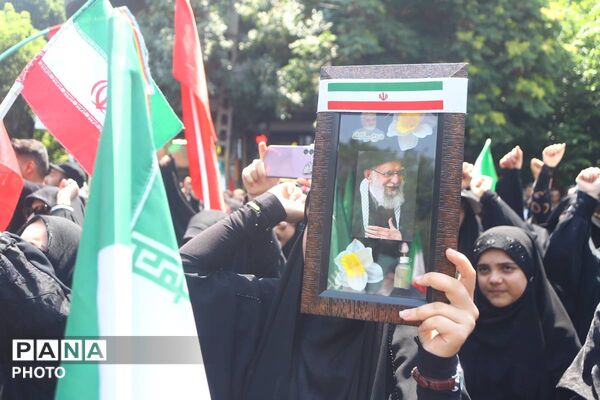 جاماندگان آذربایجان شرقی با چشمانی اشک‌بار به امید روز رجعت با رهبر شهید