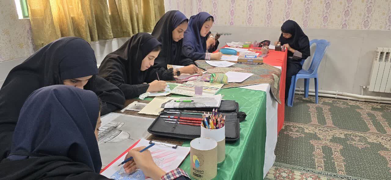نواخته شدن زنگ استکبارستیزی و گرامیداشت هفته بسیج دانش‌آموزی در دبیرستان شاهد فردوس بافق