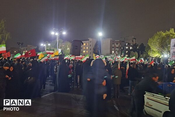 تجمع مردمی در راستای بیعت با رهبر جدید و تقویت جبهه حق در میدان نماز شهرری
