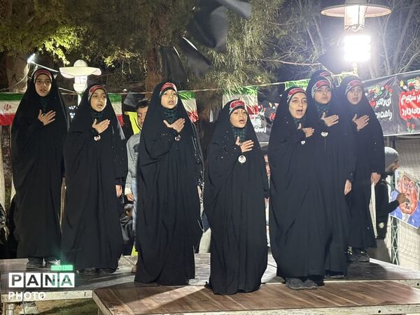 میدان داری دانش‌آموزان و معلمان یزدی