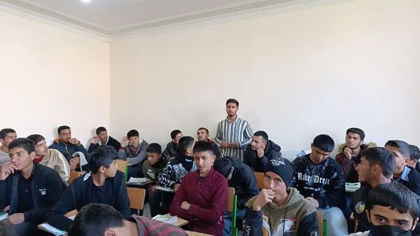 نشست جهاد تبیین به‌مناسبت گرامیداشت دهه‌مبارک فجر در مدرسه امام خمینی (ره) دیشموک