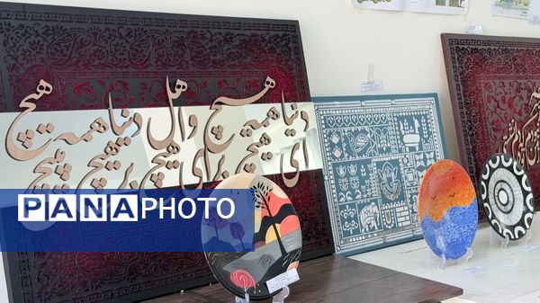 افتتاح نمایشگاه دست‌سازه‌های دانش‌آموزی در هنرستان صدیقه طاهره(س)