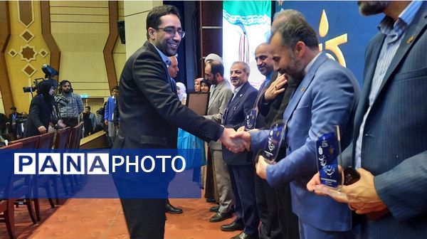  اختتامیه دهمین جشنواره کشوری نوجوان خوارزمی در مشهد