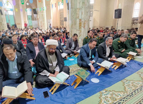  محفل انس با قرآن کریم در شهرستان خاتم 