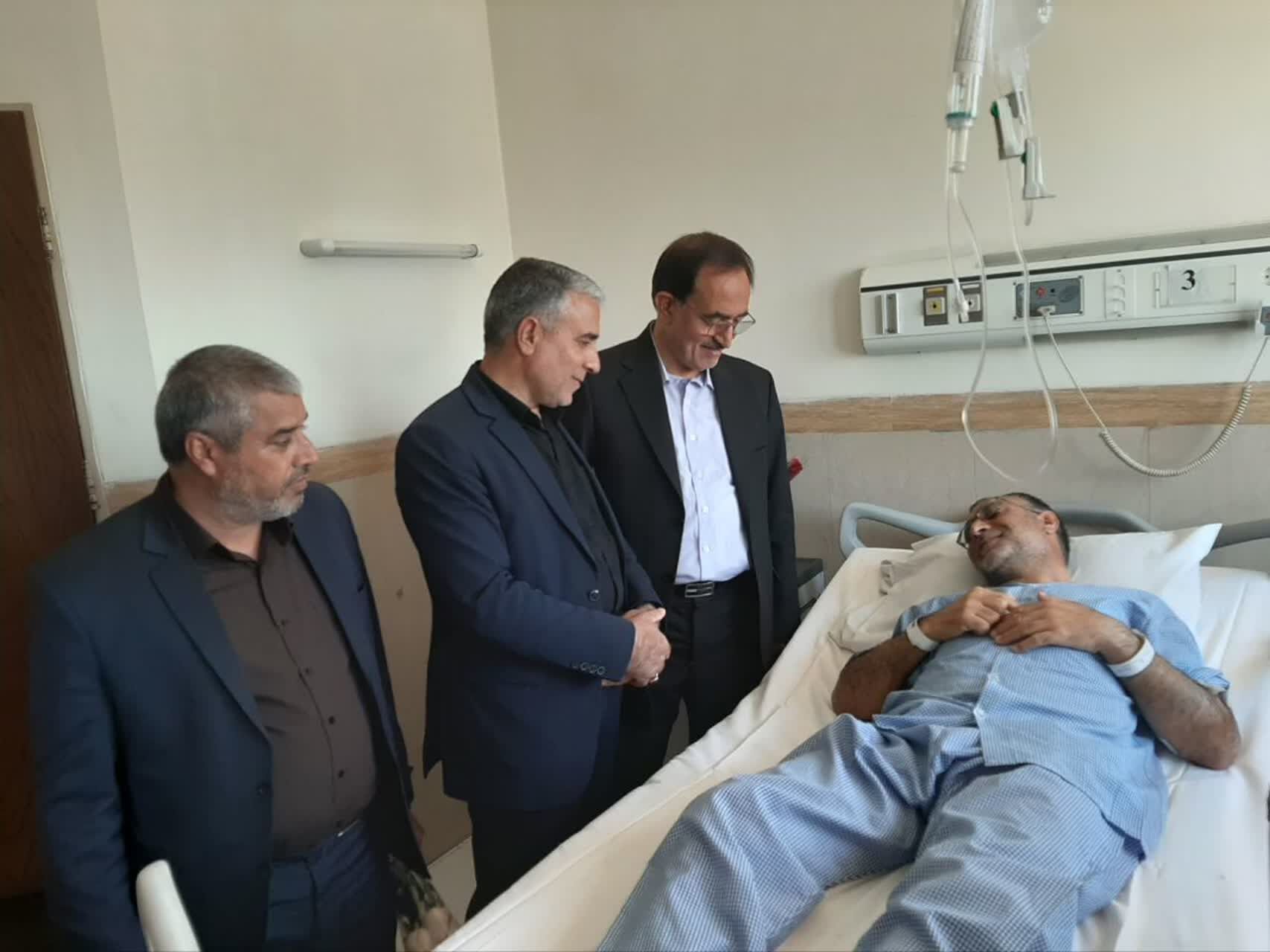 عیادت مدیرکل آموزش و پرورش استان یزد از مجروحان حادثه تروریستی راسک