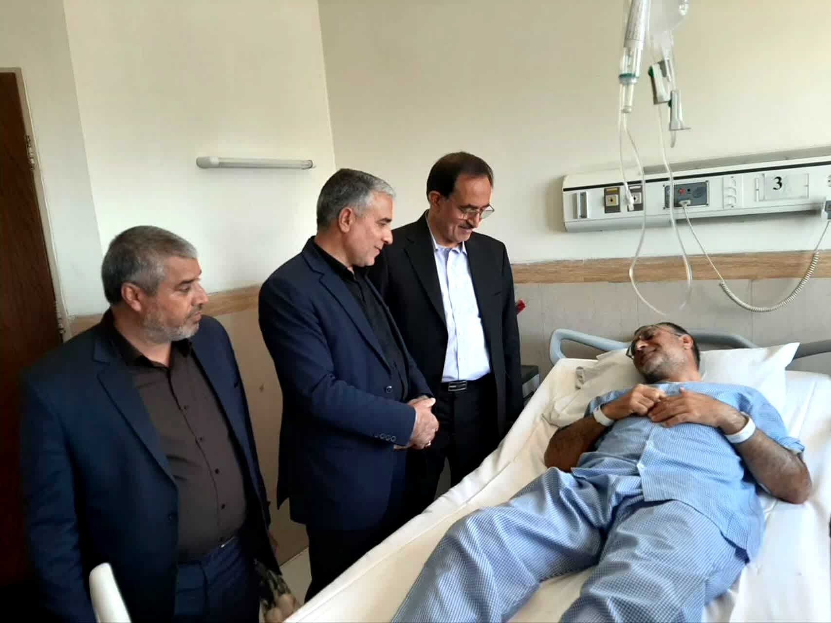عیادت مدیرکل آموزش و پرورش استان یزد از مجروحان حادثه تروریستی راسک