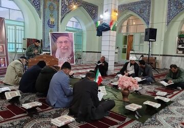 شهیدان جنگ اخیر؛ میهمان محفل انس با قرآن شدند