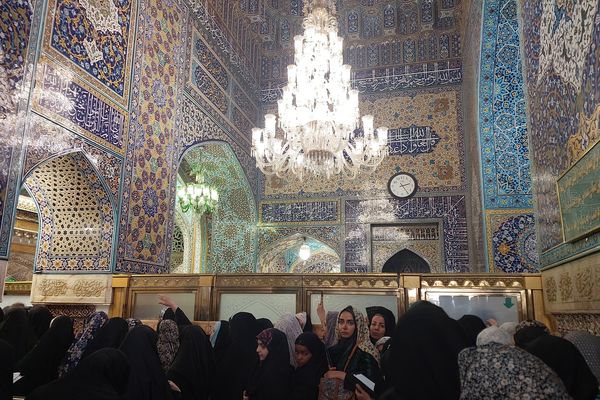 زائران حرم مطهر امام‌ رضا(ع)