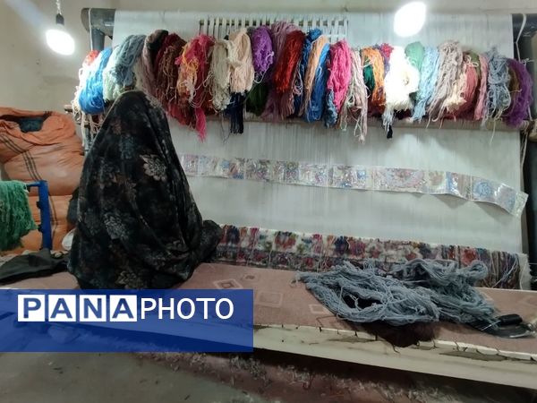 هنر قالی بافی ،پیشه‌ سنتی‌ بانوان‌ مهدی آباد خلیل آباد 