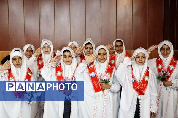 تجمع دانش‌آموزان آموزشگاه‌های شمال غرب شیراز در روز دانش‌آموز