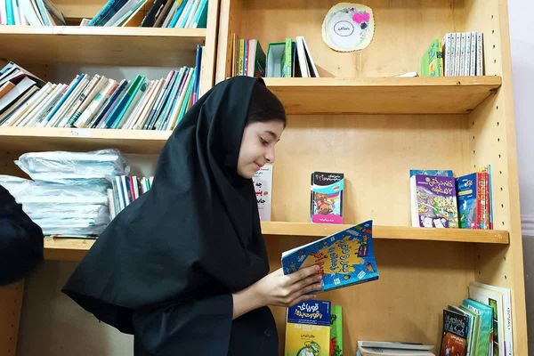 زنگ کتابخوانی در دبیرستان امام علی(ع) ورامین
