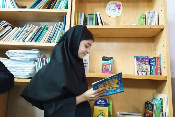 زنگ کتابخوانی در دبیرستان امام علی(ع) ورامین