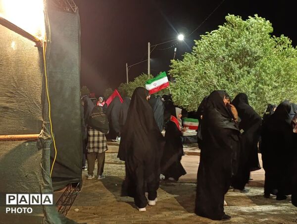 میزبانیِ موکب امام خامنه‌ای توسط دانش‌آموزان پیشتاز خدیجه کبری مهردشت ابرکوه