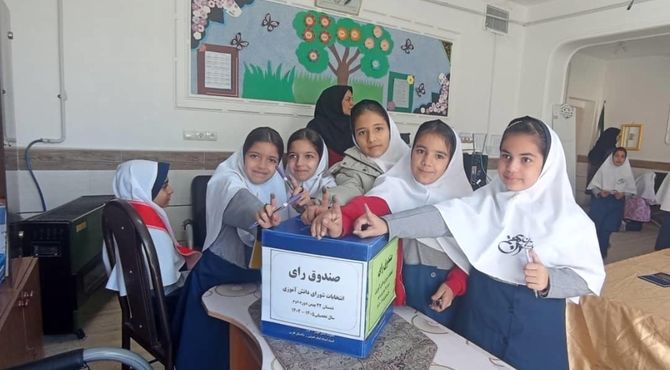 از پوسترهای تبلیغاتی تا قدم گذاشتن به دنیای مسئولیت