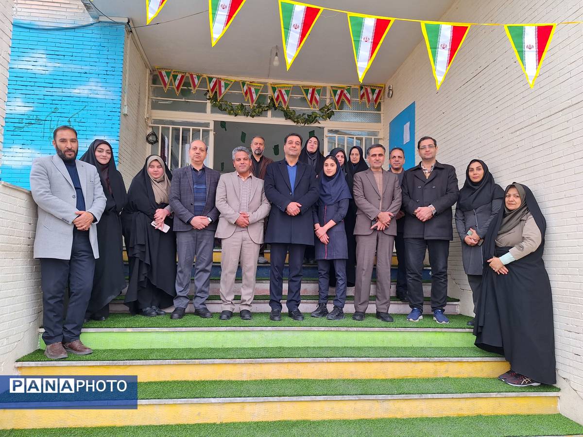بازدید مدیرکل آموزش و پرورش استان اصفهان از مدرسه حضرت زینب (س) ناحیه ۴ (در طرح نماد)