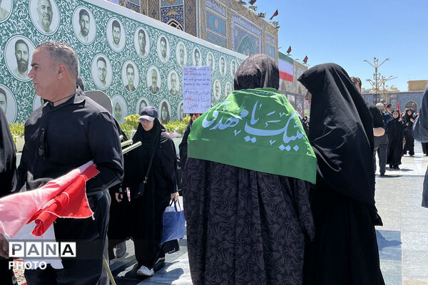 مشهد در سوگ؛ بدرقه باشکوه رهبر شهید انقلاب در جوار بارگاه رضوی