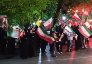 حضور با شکوه مردم در میدان آزادی یزد