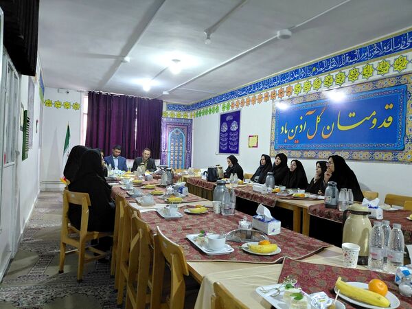 جلسه  مدیران متوسطه اول مدارس در دبیرستان شهرآرا دو