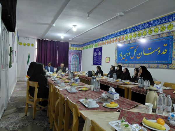 جلسه  مدیران متوسطه اول مدارس در دبیرستان شهرآرا دو