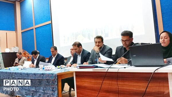 نشست ستاد تسهیل و رفع موانع تولید در فامنین