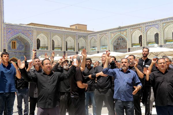 آسمان حرم مطهر رضوی غرق در نوای علمدار نیامد