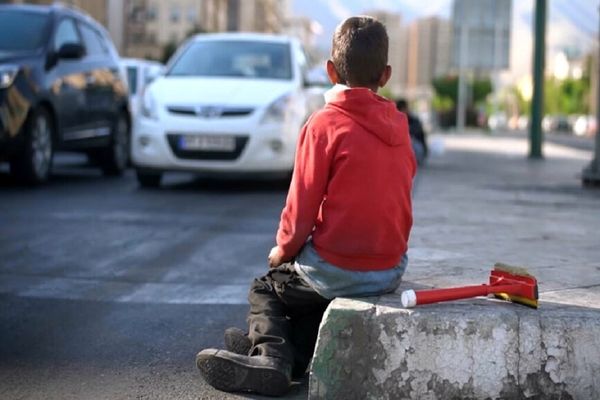 نگاه به کودکان کار باید پیشگیرانه باشد/ لزوم توقف روند رشد کودکان کار