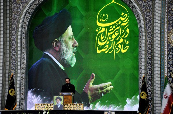 زیارت شهدای جمهور در حرم مطهر رضوی