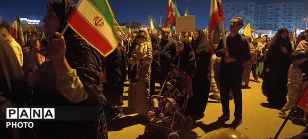 تجمع باشکوه مردم بندرعباس در حمایت از رهبری انقلاب