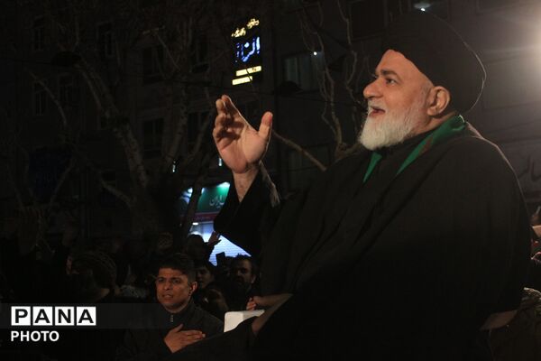 اجتماع مردم شور عاشورایی بهارستان در پی شهادت رهبر انقلاب
