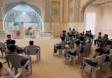 جشن آغاز یادگیری کلام وحی دانش‌آموزان آموزشگاه یاسین میبد