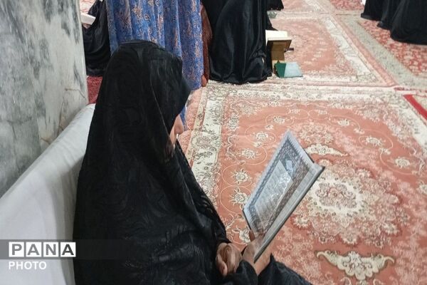 قرائت سوره فتح و اقامه نماز جماعت ظهر و عصر در مسجد جامع شهر بار