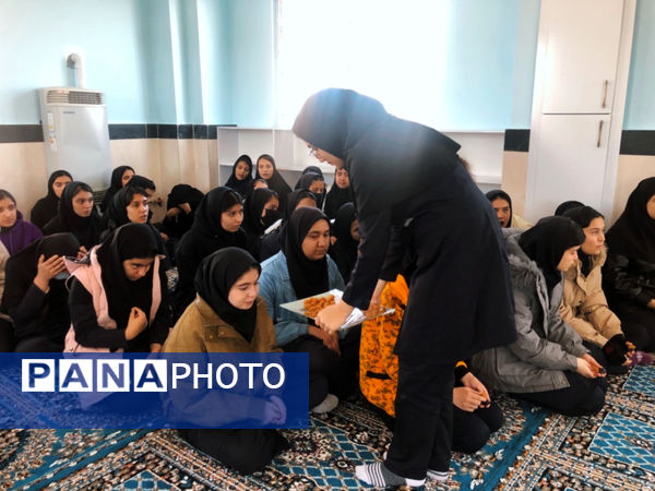 گرامیداشت ایام فاطمیه در مدرسه اسماء غلامان