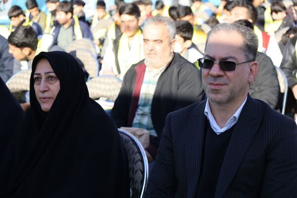 آیین نمادین نواختن «گلبانگ انقلاب اسلامی » در مدرسه احمد فتاحی ناحیه دو یزد