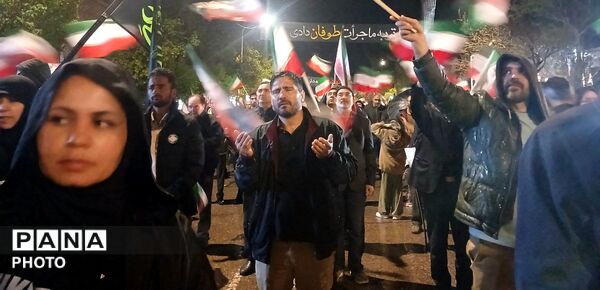 حماسه‌ حضور در زیر باران