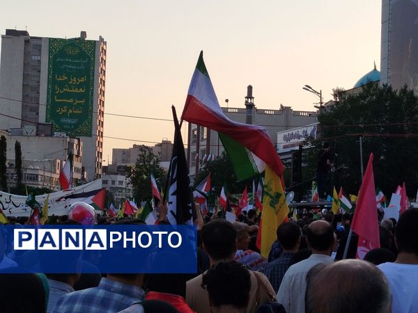 راهپیمایی 10 کیلومتری تهران به مناسبت عید غدیر و مقاومت در برابر تهدیدات دشمن