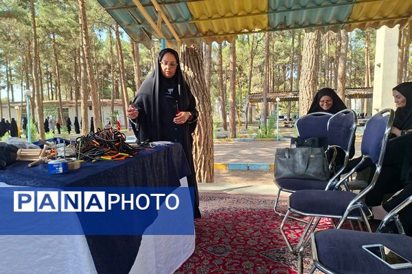 کارگاه آموزشی مربیان پیشتاز سازمان دانش‌آموزی در اردوگاه شهید منتظری شهریار 