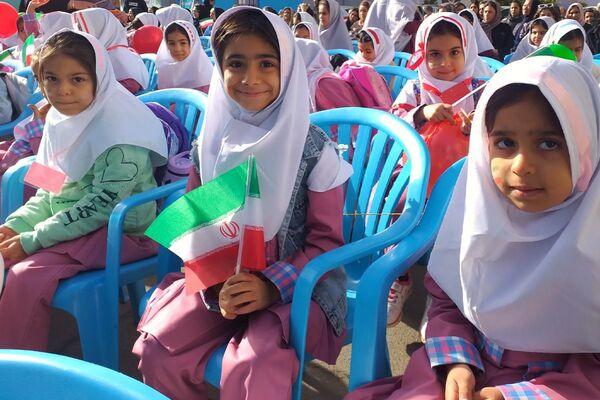 جشن شکوفه‌ها در آستانه سال تحصیلی جدید در مدارس ملارد برگزار شد